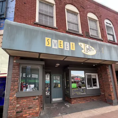 Outside of Sweet Retro spect